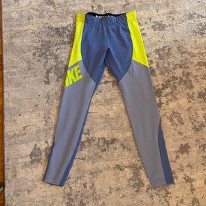 Nike colorblock leggings